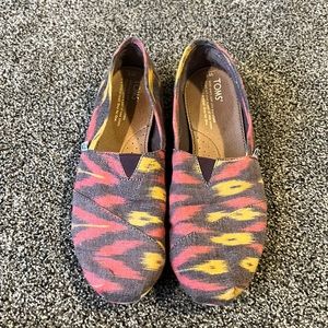 Toms Womens Slip ons size 8